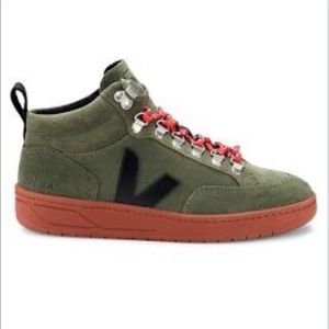 Veja Roraima size 8 boots